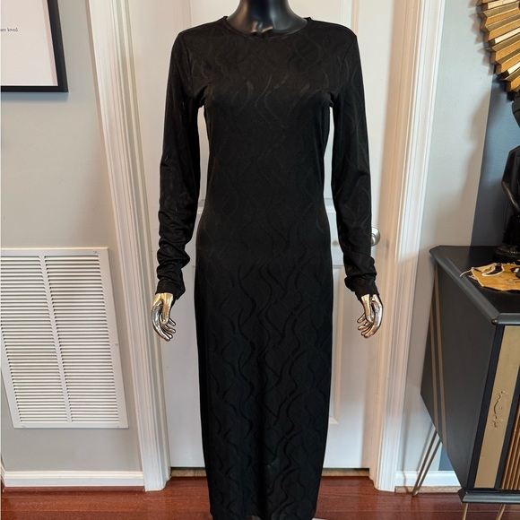 Chic Black Long Sleeve Dress - Picture 1 of 4